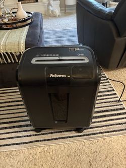 Fellows 84ci heavy duty paper shredder like new