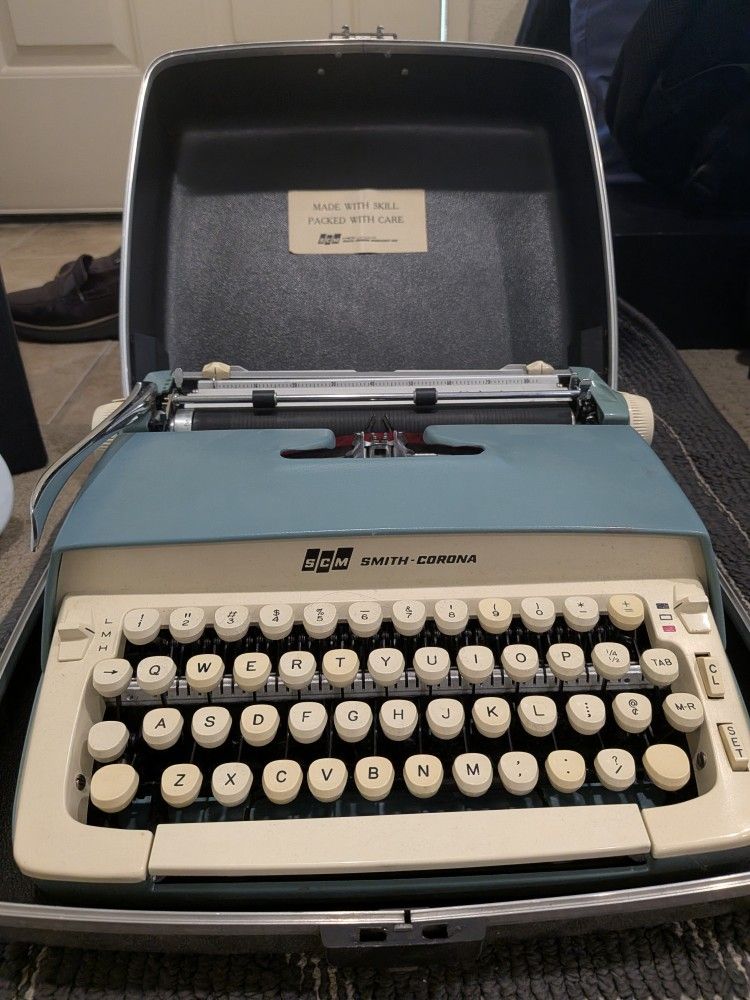 Smith-corona Typewriter 