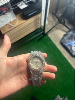 AP Watch, silver and gold