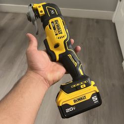 DeWalt 20V XR Brushless Oscillating Multi-Tool Kit w/ 5Ah Battery Charger