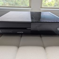 XBox One With Controller 