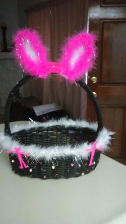 Multiple lighted Easter baskets