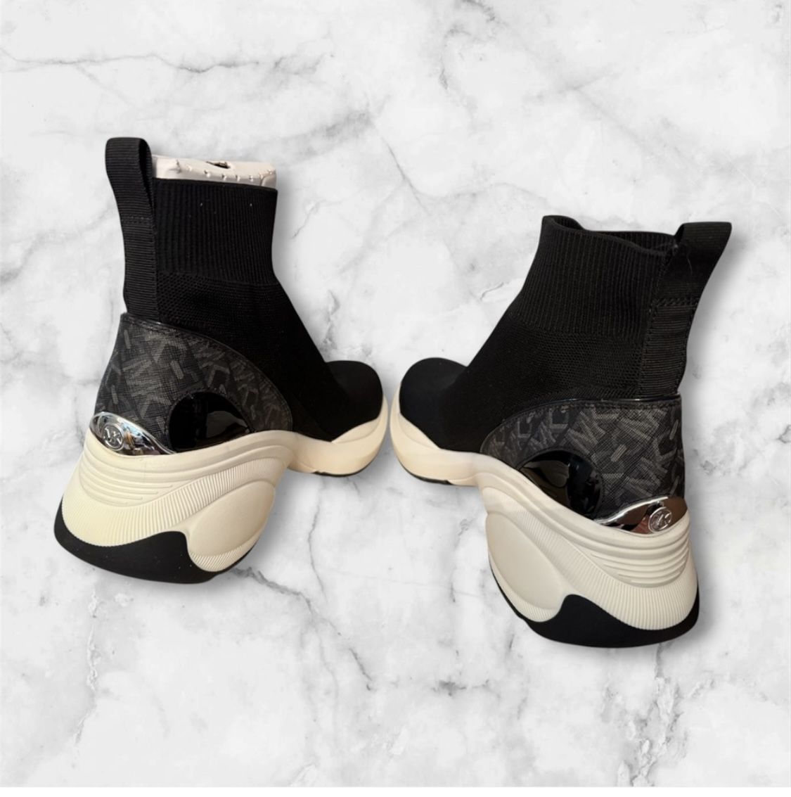 NIB Michael Kors Womens Katrina Knit Bootie Black 10