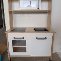 Play Kitchen