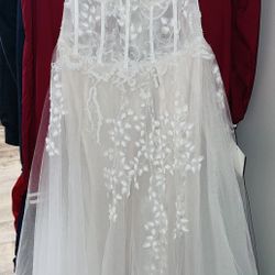 Wedding Dress Unworn. Size 16