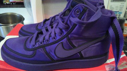 New with box Nike vandels supreme purple and black excellent condition size 11/1/2