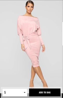 FASHION NOVA NWT Pink dress Size Small