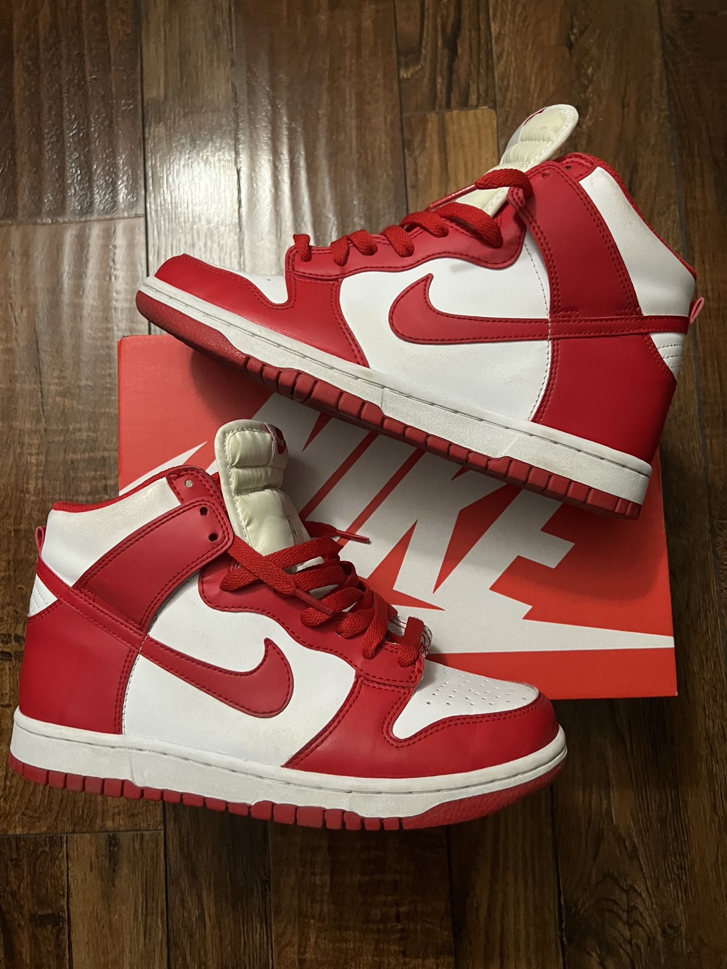 Size 8.5 Womens / 7Y Mens /Boys Nike Dunk High Championship Red