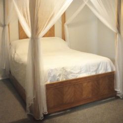 Queen Canopy Wooden Bed