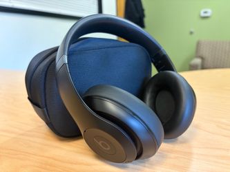 Beats Studio Pro (model A2924) Black