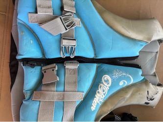 Woman life vest