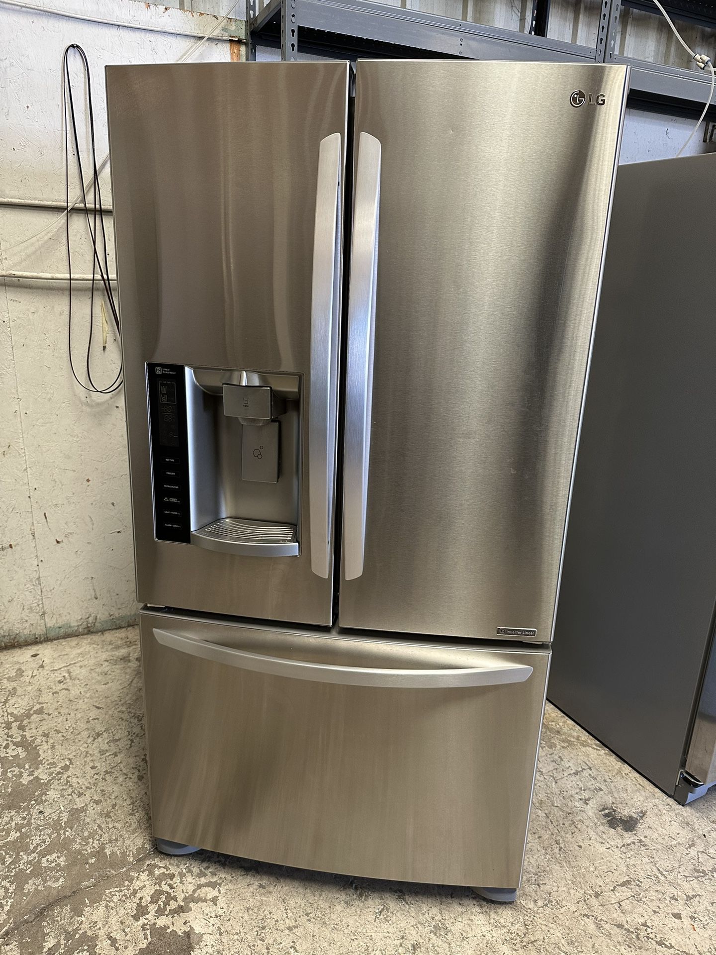 Lg Frenchdoor with water and two icemakers can deliver