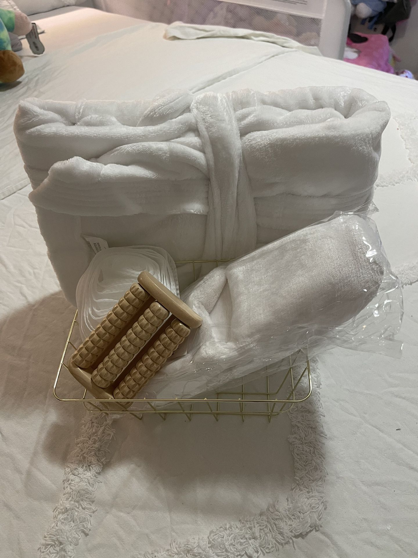 Brand New White Bath Robe And Sleepers $20