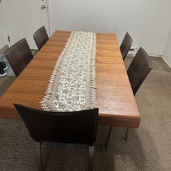 Dining Table + 5chairs 