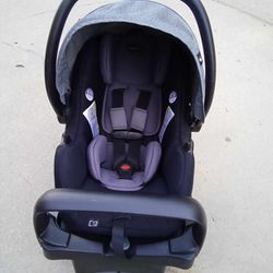 Evenflo Infant Car Seat And Base 