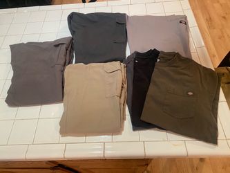 Dickies cargo pants size 38x30 ( 4 pairs) + 3 Dickies T-shirts size Large