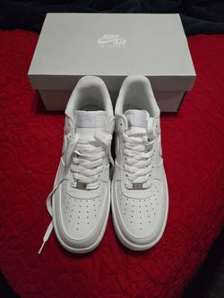 White Nike Air men shoes size 10 1/2