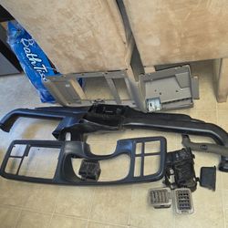 99-06 Chevy Dashboard Interior Parts 
