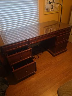 4pc all wood desk