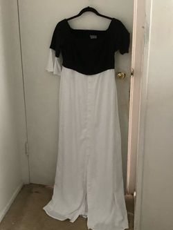 Venus woman dress size m