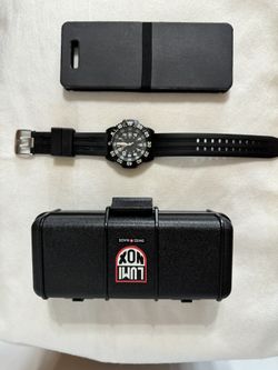 LUMINOX Navy seal watch 3050/3950 Water Resistant Black 200 Meters.