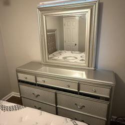 Bed And Dresser /w Mirror 
