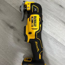 DeWalt Oscillating multi tool XR DCS356