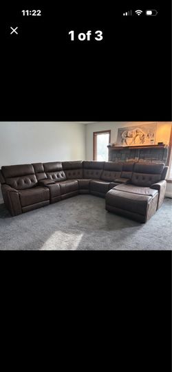 Reclining sectional