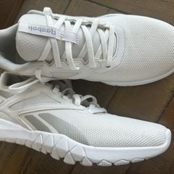 Women’s White Reeboks 8.5