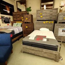 5 Pcs Bedroom Set Queen or King Bed Dresser Nightstand Mirror and Chest Corbin