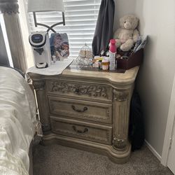 Bedroom set