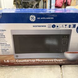 GE 1.6 Cu Ft Countertop Microwave Oven