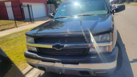 Dependable quiet Durable CHEVY SILVERADO 4 Door Pickup Ready for Work!