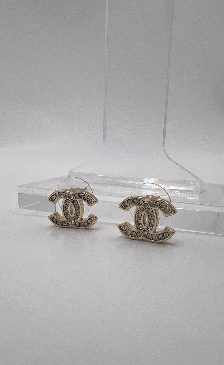 Beautiful Earrings $27