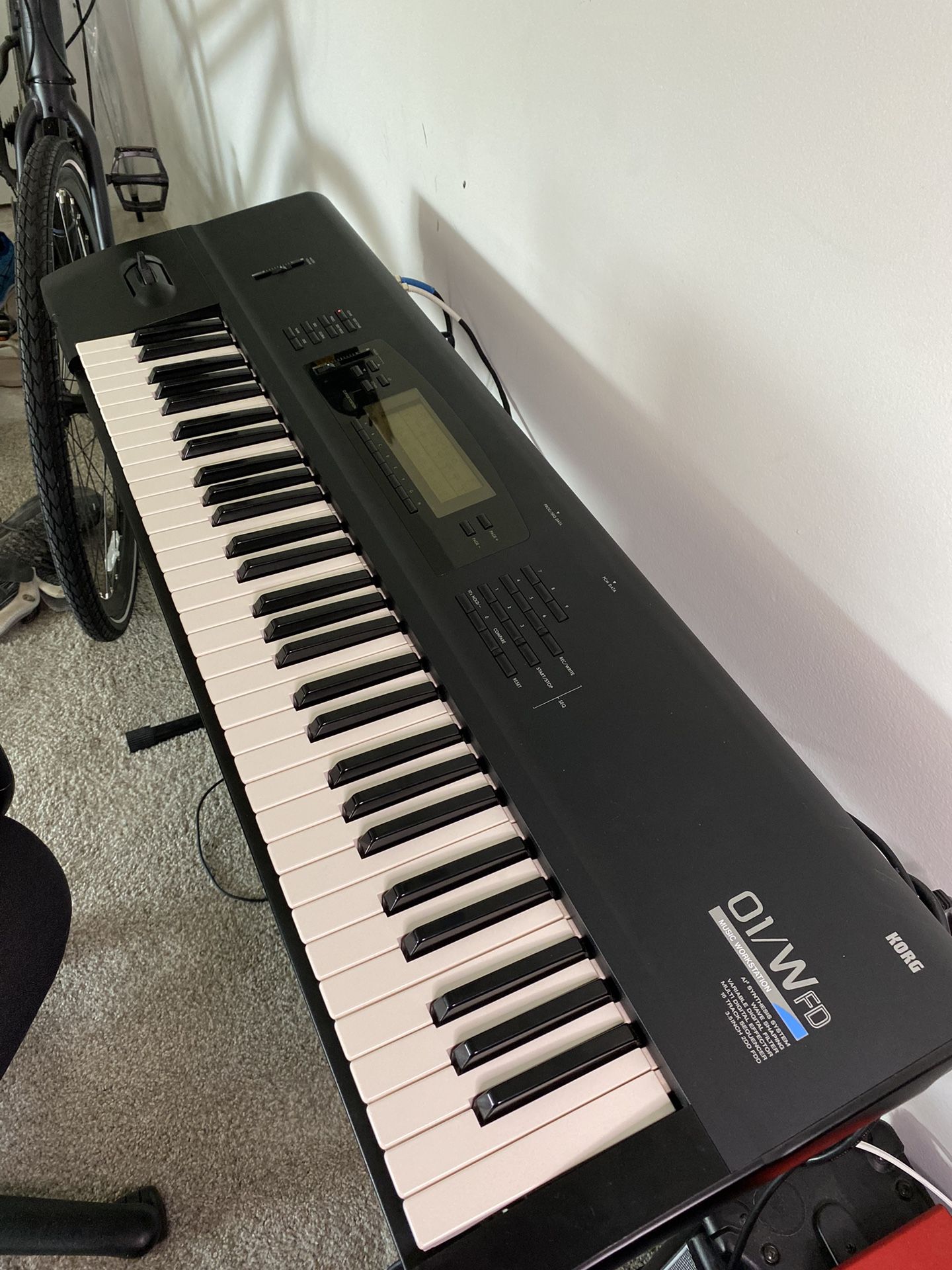 Piano Korg 01/W Fd
