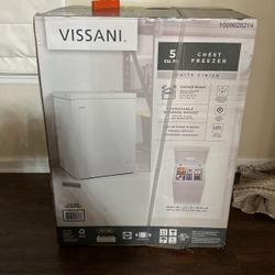 BRAND NEW Chest Freezer