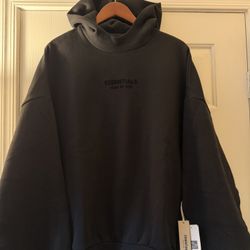 ESSENTIALS X FEAR OF GOD