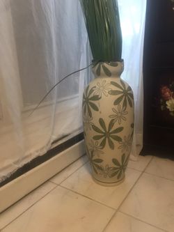 Large vase in excellent condition