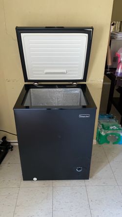 Magic Chef 5.0 cu. ft. Chest Freezer in Black (Model HMCF5B3)
