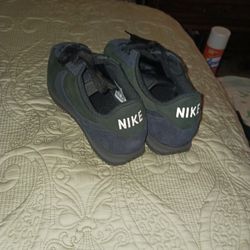 Black Nike Tennis Shoes, Size7 1/2