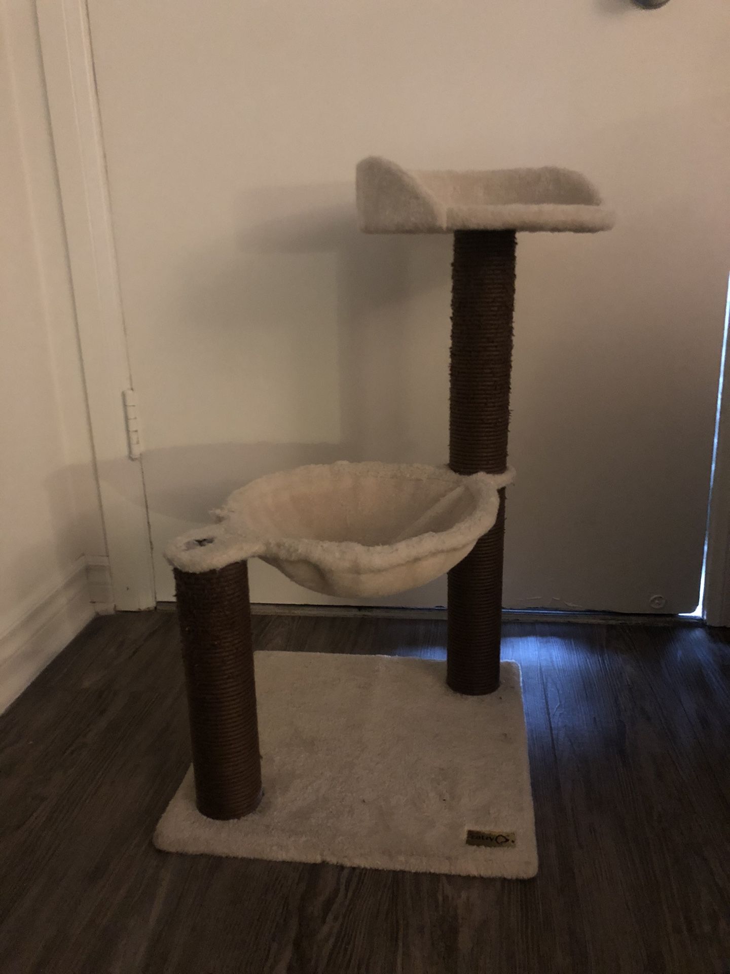 Cat stand