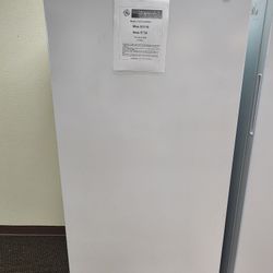 Garage Ready 21.3 cu.ft.Frost Free Defrost Upright Freezer in White