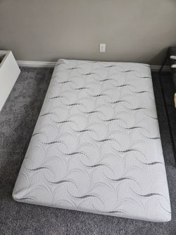 Full size mattress