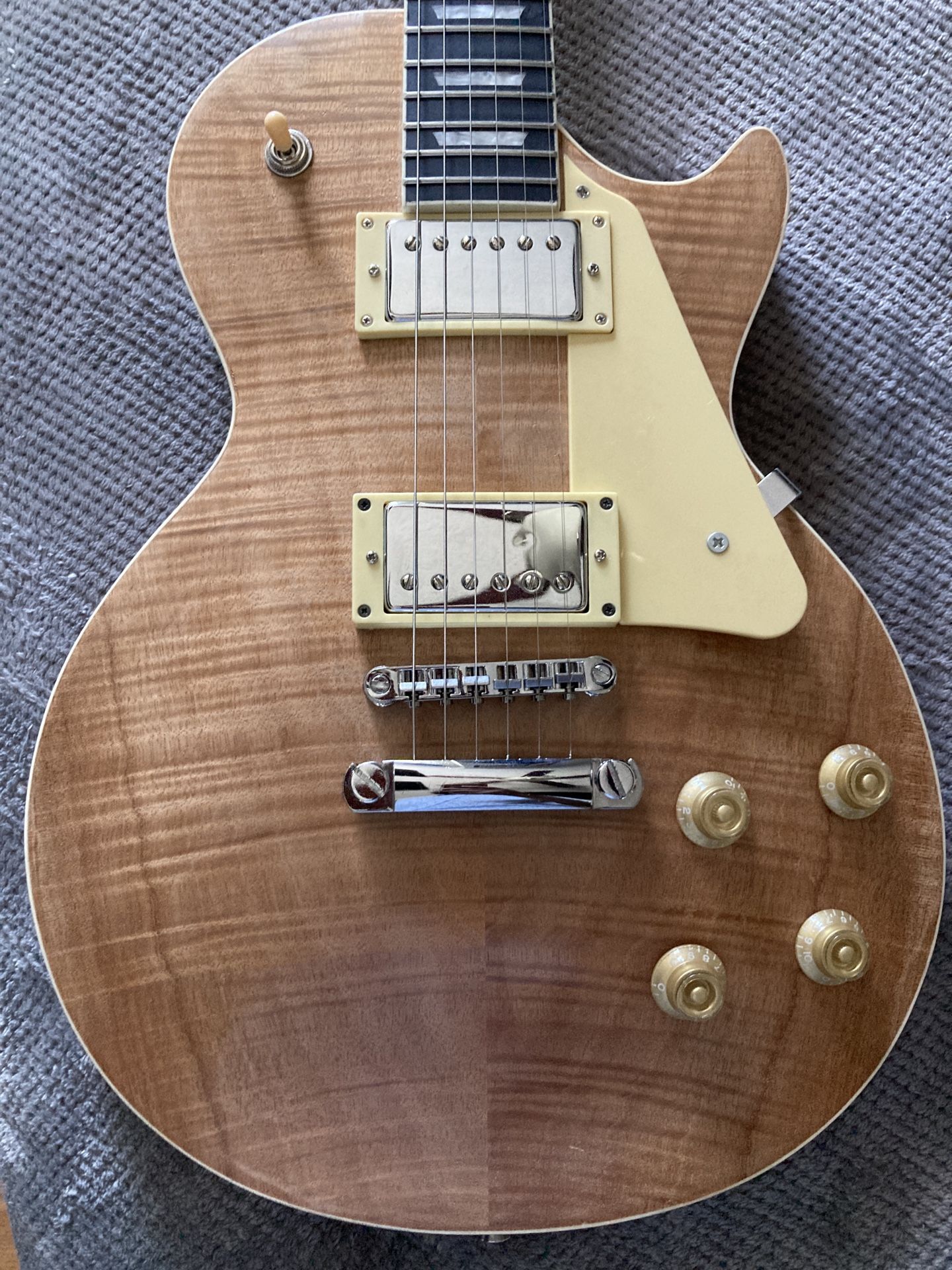 Les Paul Electric Guitar Trade