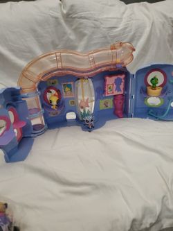 Pet Shop House