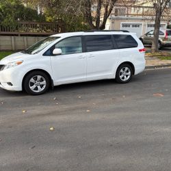 2012 Toyota Sienna