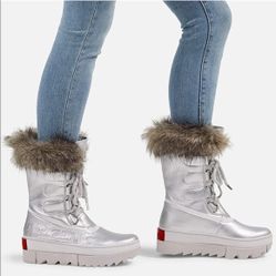 NWT SOREL Joan of Arctic Next Faux Fur Snow Boot
NWT
Sorel