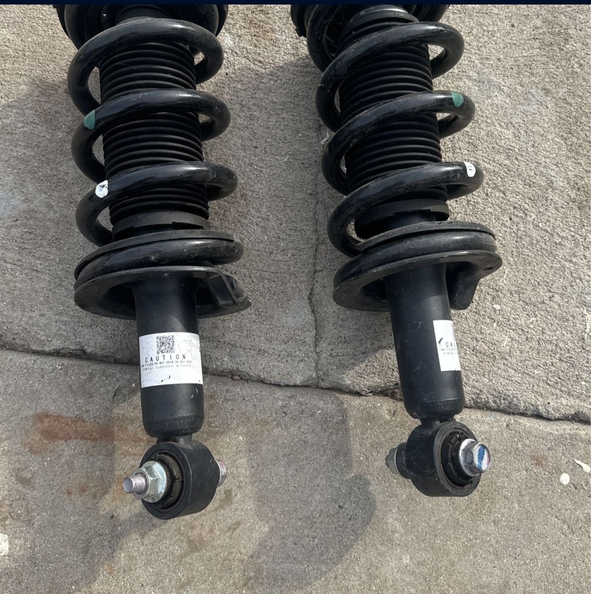 Infiniti QX80 Front Struts 