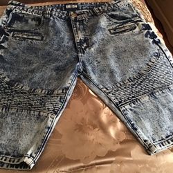 Men’s Distressed Shorts