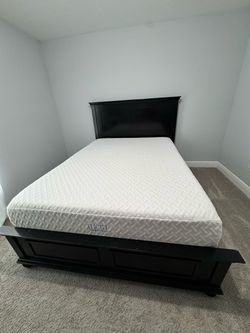 Queen Size Bed Frame (frame only)